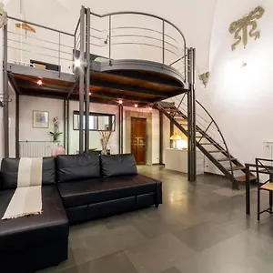 Pepi Loft In A Historical Building Italy